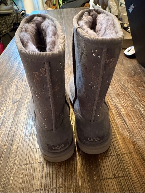 UGG Classic Mini Zodiac Boots Grey Size 8 NWOB - Picture 5 of 9